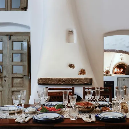 Historical Santa Croce * Пиргос